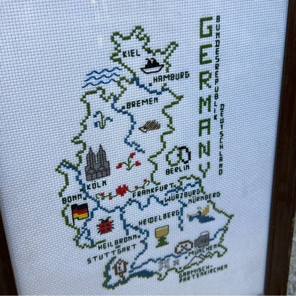 Vintage Cross Stitch Art Map of Germany Framed Berlin Munich Cologne Landmarks - Picture 2 of 4